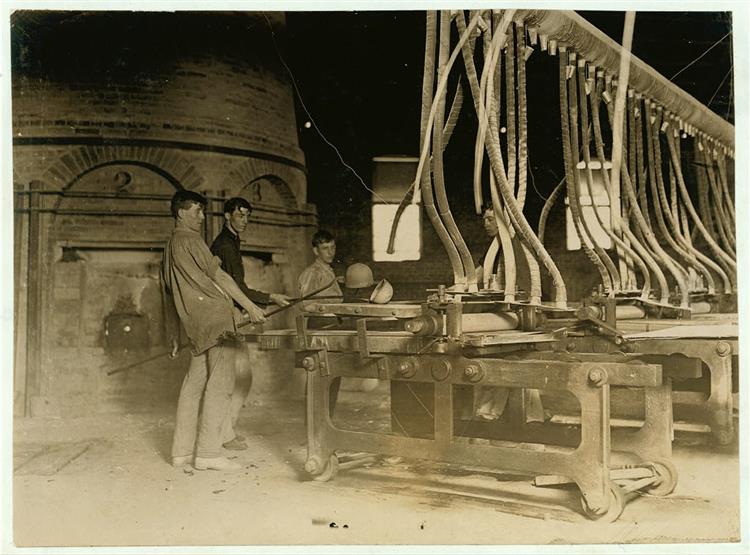 Glassmaking, 1908 - Lewis Wickes Hine