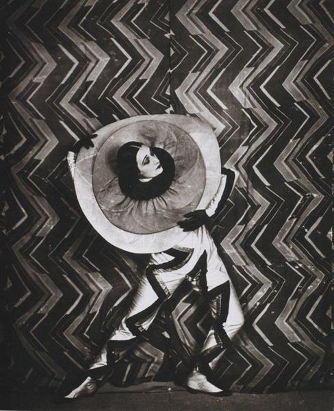 Wearing the Pierrot-Éclair costume designed by Sonia Delaunay, on the set of René Le Somptier’s film Le P’tit Parigot, 1926 - Sonia Delaunay