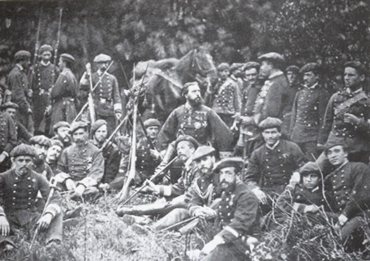 Carlist Claimant Carlos VII (centre, bearded) with Members of His General Staff and Soldiers During the Third Carlist War, Probably near Tolosa, c.1873 - c.1875 - 納達爾