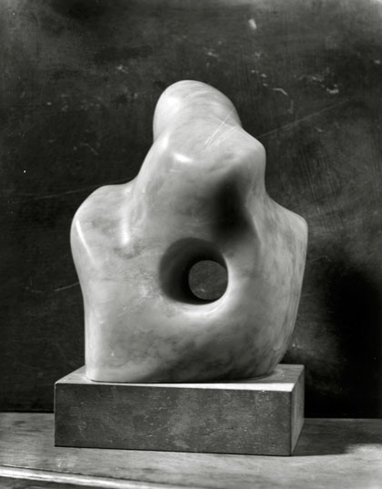 Pierced Form, 1932 - Barbara Hepworth