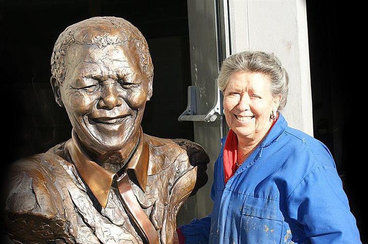 Maureen Quin Comission Madiba Nelson Mandela Sculpture - MAUREEN QUIN
