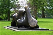 Large Vertebrae (Wirbel) - Henry Moore