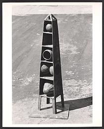 Obelisk - Ruth Vollmer